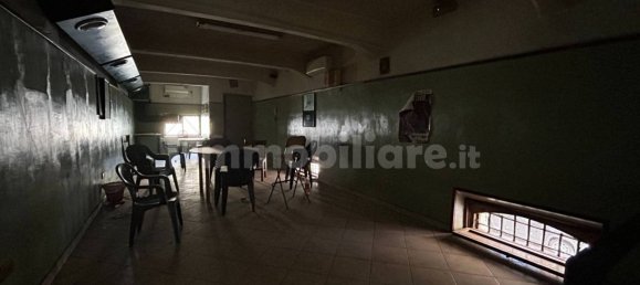 2-Zimmer Gewerbliche Immobilie in Naples, Italy, Nr. 270449 14