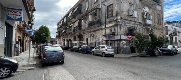 2-Zimmer Gewerbliche Immobilie in Naples, Italy, Nr. 270449 17
