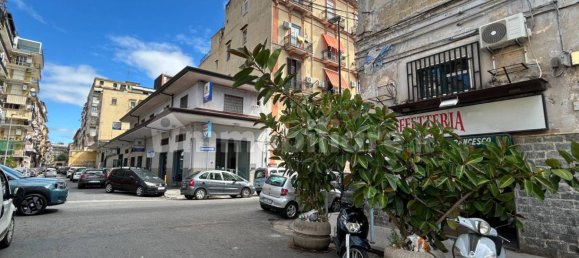 2-Zimmer Gewerbliche Immobilie in Naples, Italy, Nr. 270449 19