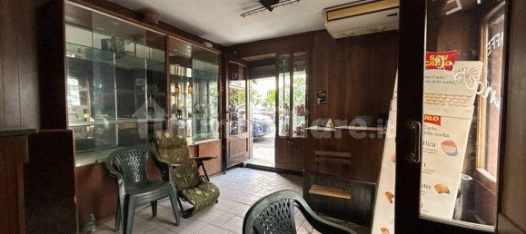 2-Zimmer Gewerbliche Immobilie in Naples, Italy, Nr. 270449 13