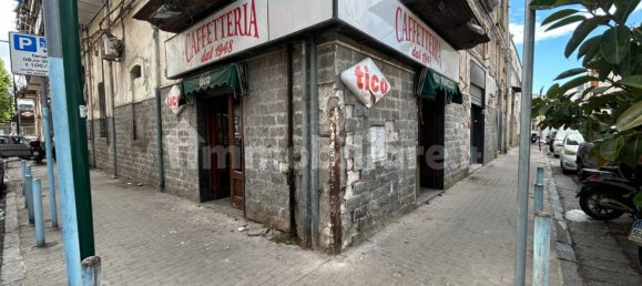 2-Zimmer Gewerbliche Immobilie in Naples, Italy, Nr. 270449 4
