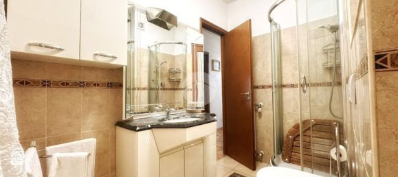 3 bedrooms Apartment in Rome, Italy No. 358357 23