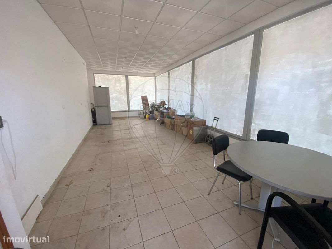 40m² Commercial property in Porto Salvo, Portugal No. 224639