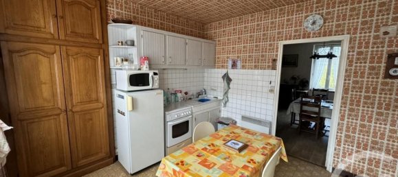 Casa de 3 dormitorios en Neuvy-Saint-Sepulchre, France No. 43205 2