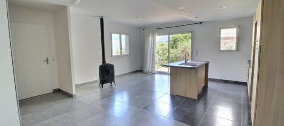 2 Schlafzimmer Villa in Corse, France, Nr. 300819 4