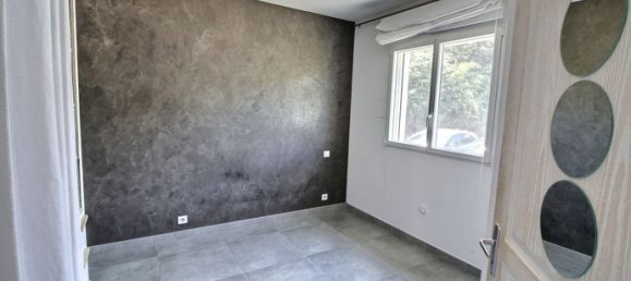 2 Schlafzimmer Villa in Corse, France, Nr. 300819 5