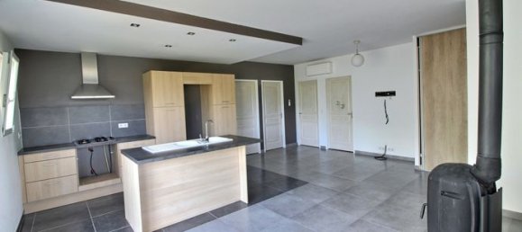 2 Schlafzimmer Villa in Corse, France, Nr. 300819 3