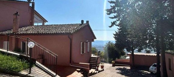 Casa de 5 divisões em Assisi, Italy N.º 23840 24