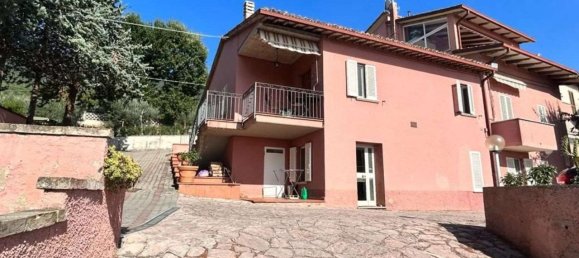 Casa de 5 divisões em Assisi, Italy N.º 23840 28