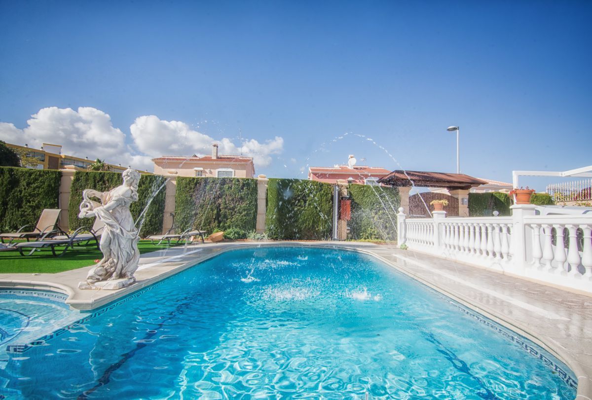 4 bedrooms Villa in Torremolinos, Spain No. 137709