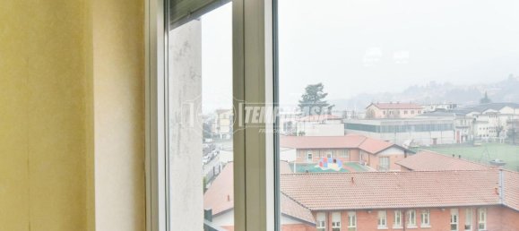 Apartamento de 3 habitaciónes en Erba, Italy No. 26339 11