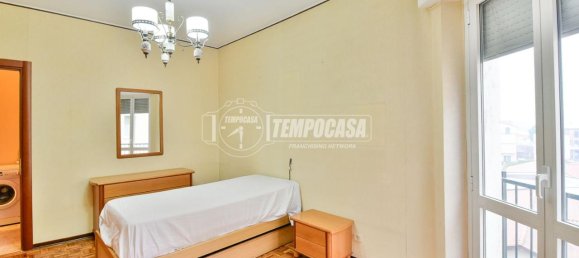 Apartamento de 3 habitaciónes en Erba, Italy No. 26339 10