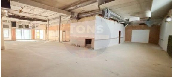 266m² Commercial property in Odivelas, Portugal No. 232175 5