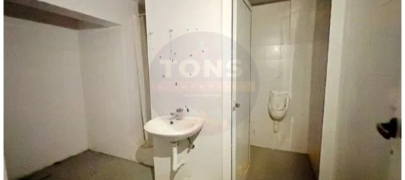 266m² Commercial property in Odivelas, Portugal No. 232175 8