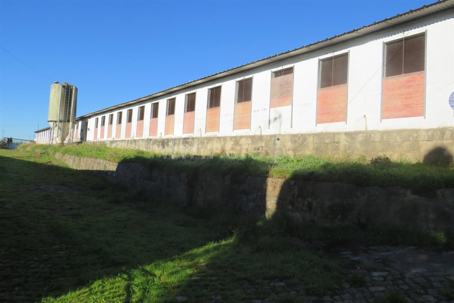 Entrepôt à Santo Tirso, Portugal 3596m² No. 331642