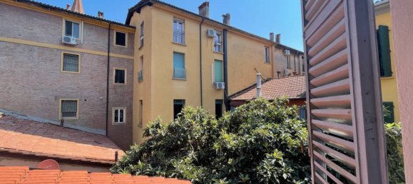4 bedrooms Apartment in Bologna, Italy No. 119156 3