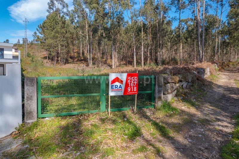  قطعة أرض في Pacos de Ferreira, Portugal رقم 270074