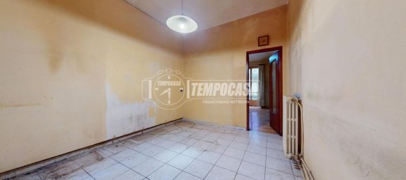 5 rooms Apartment in Turin, Italy No. 29920 29