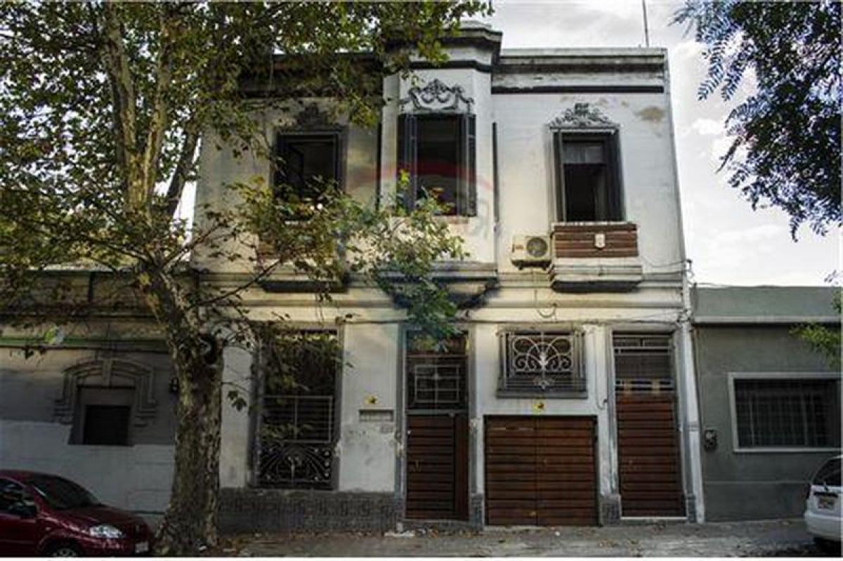 2 bedrooms House in Montevideo, Uruguay No. 12446