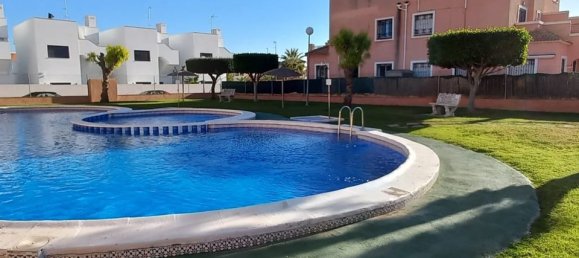 Villa de 3 dormitorios en Los Montesinos, Spain No. 178145 2