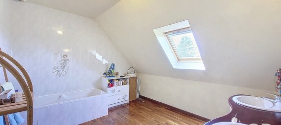 Дом с 4 спальнями в Нуайе, Франция № 69336 3