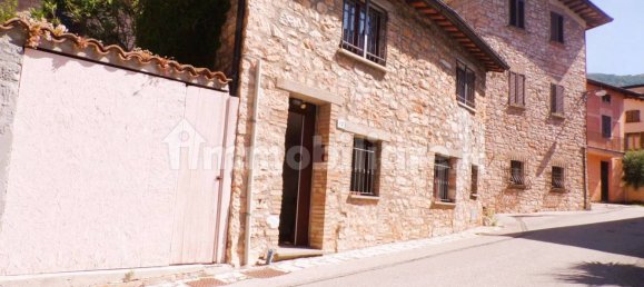 2 bedrooms House in Gualdo Tadino, Italy No. 304519 2