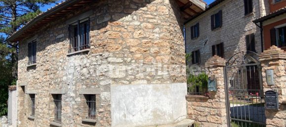 2 bedrooms House in Gualdo Tadino, Italy No. 304519 24