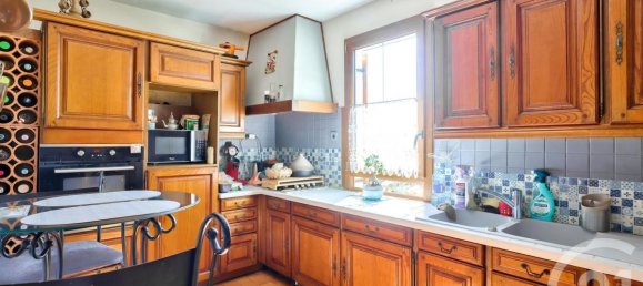 3 bedrooms House in Saint-Mard, France No. 296029 3