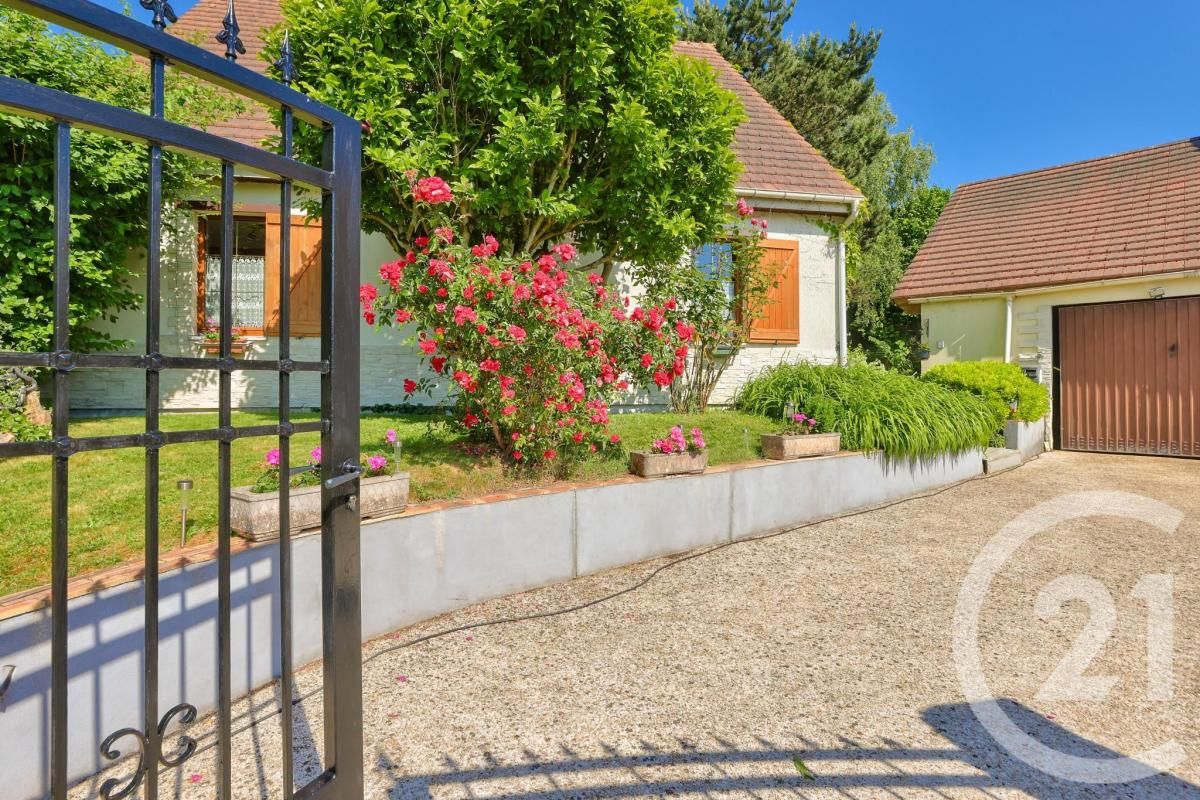 3 bedrooms House in Saint-Mard, France No. 296029