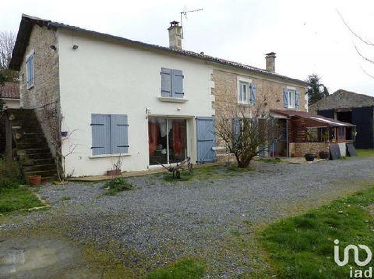 4 Schlafzimmer Haus in Cherves, France, Nr. 30513