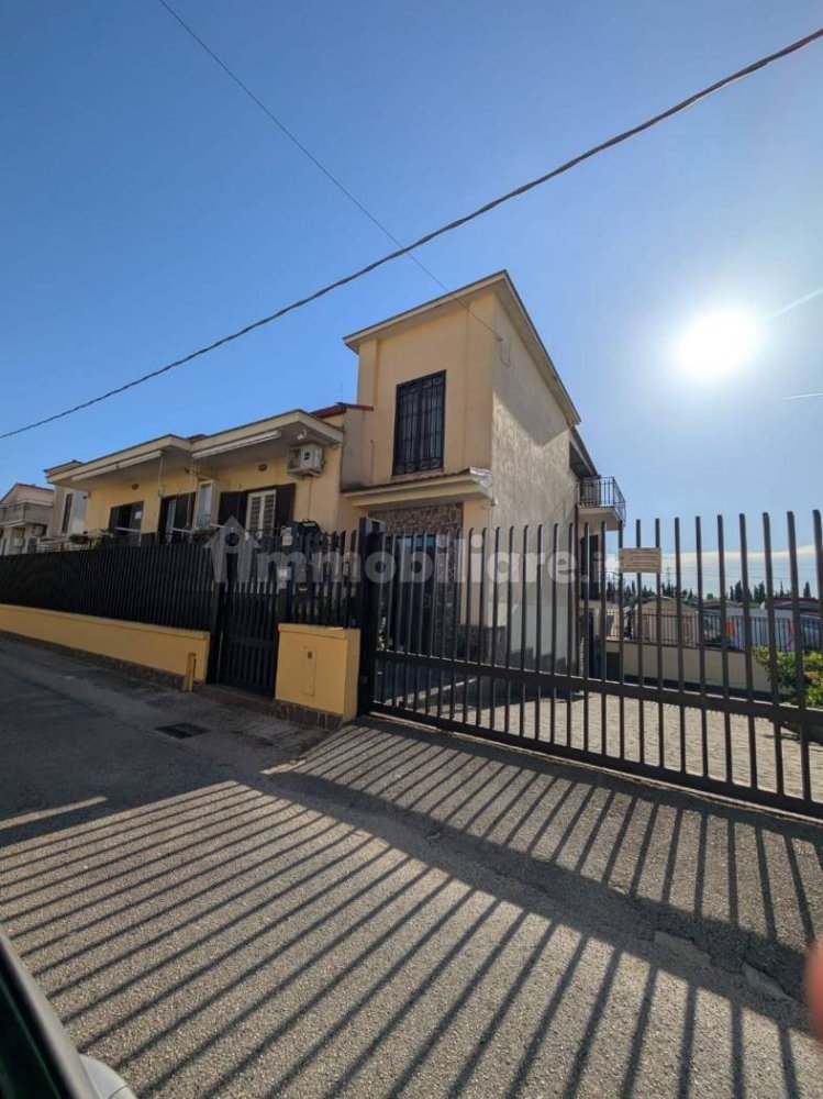 3 bedrooms Villa in Maddaloni, Italy No. 271064