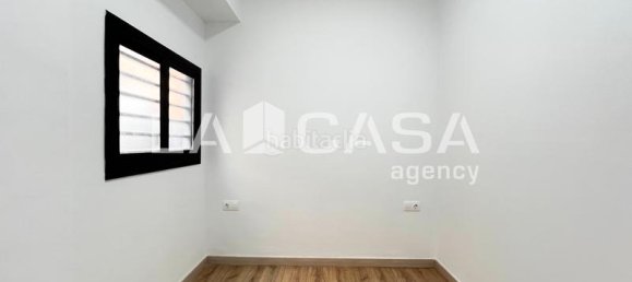 44m² Commercial property in Badalona, Spain No. 33959 16