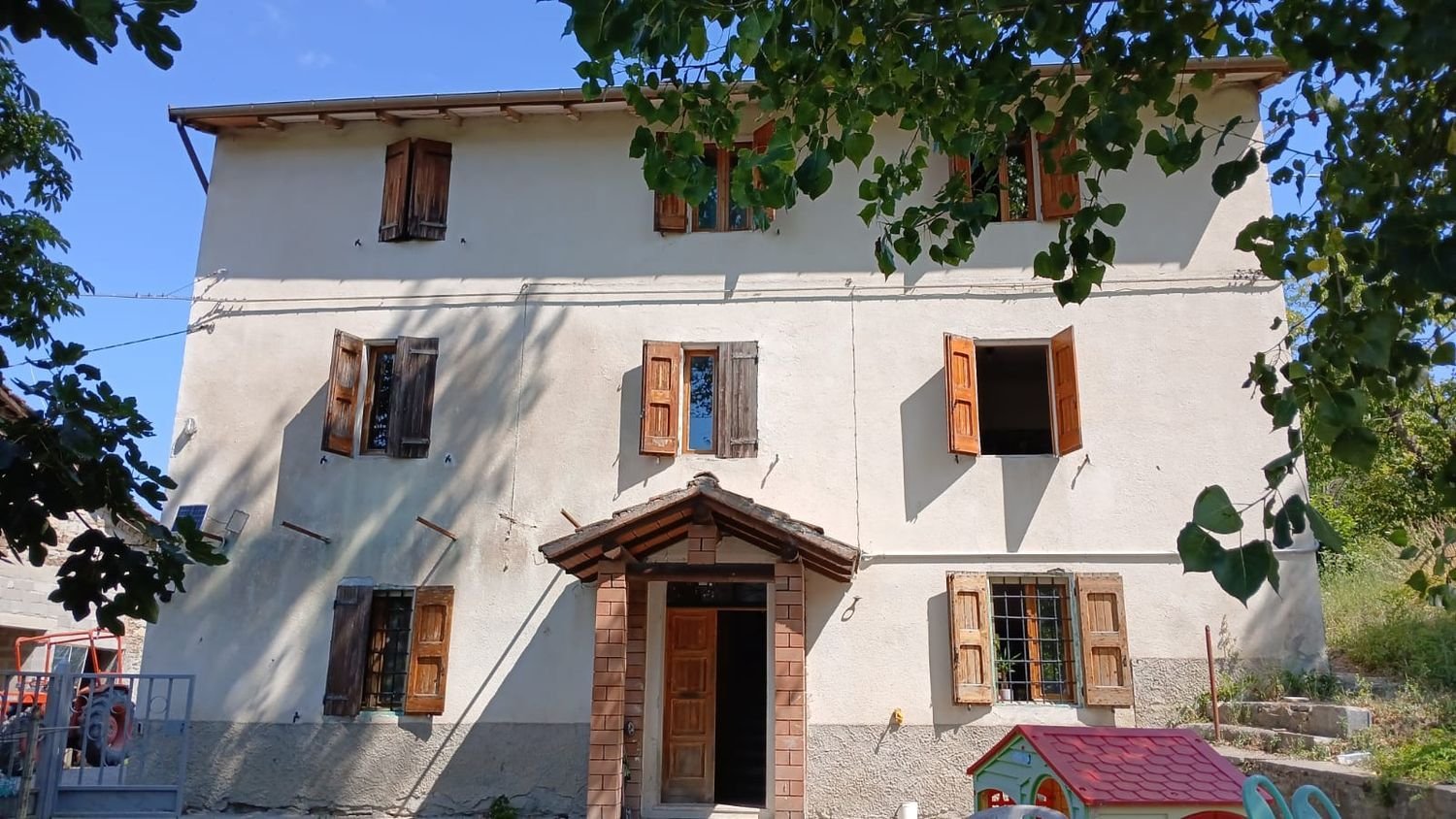 7 rooms House in Zocca, Italy No. 295666
