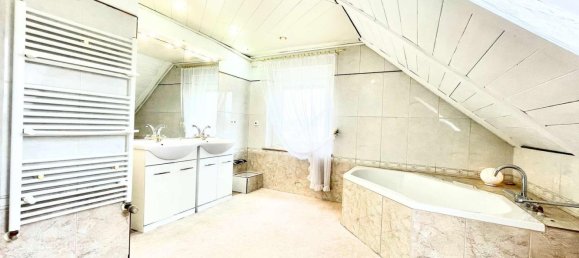 3 bedrooms House in Salzlandkreis, Germany No. 226972 4