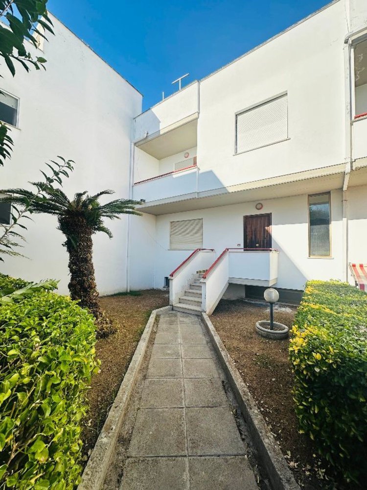 4 bedrooms House in Terracina, Italy No. 362739