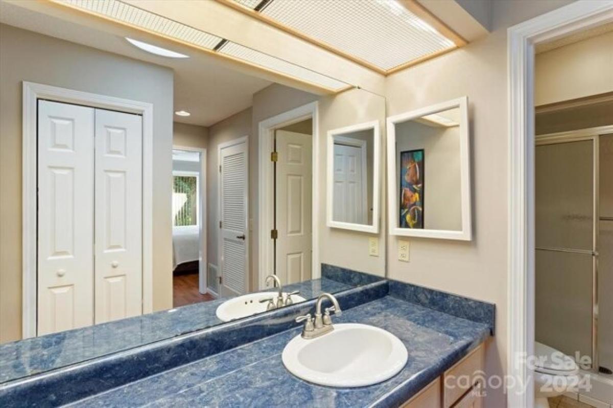 2 bedrooms House in Hendersonville, USA No. 421754