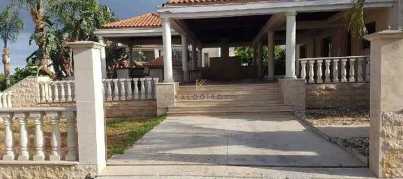 5 bedrooms House in Oroklini, Cyprus No. 10886 8