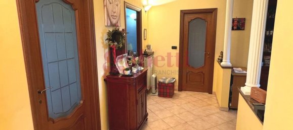 3 rooms Apartment in Turin, Italy No. 4768 5