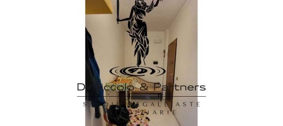 5 rooms Apartment in Trani, Italy No. 271005 16