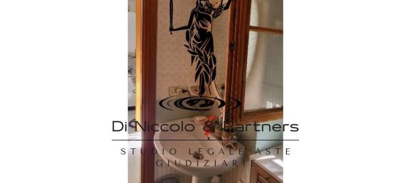 5 rooms Apartment in Trani, Italy No. 271005 4