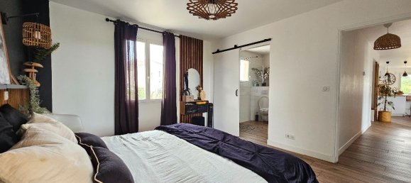 5 bedrooms House in La Couronne, France No. 296912 9