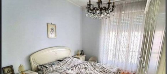 2 bedrooms Apartment in Turin, Italy No. 290043 2