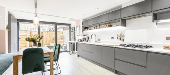 2 bedrooms Apartment in London, United Kingdom No. 8705 8