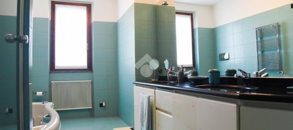5 rooms Apartment in Alzano Lombardo, Italy No. 154345 20