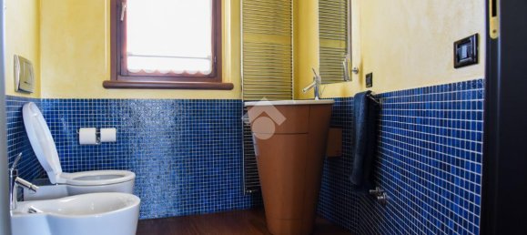 5 rooms Apartment in Alzano Lombardo, Italy No. 154345 10