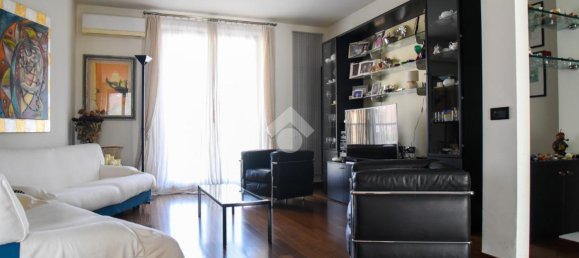 5 rooms Apartment in Alzano Lombardo, Italy No. 154345 2