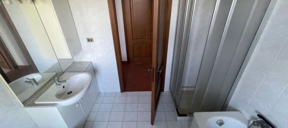 8 rooms House in Valfenera, Italy No. 126062 13