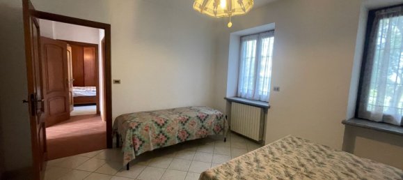 8 rooms House in Valfenera, Italy No. 126062 6