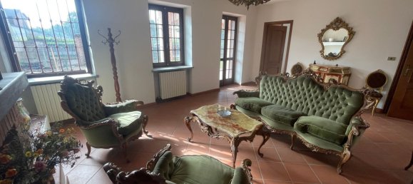 8 rooms House in Valfenera, Italy No. 126062 2