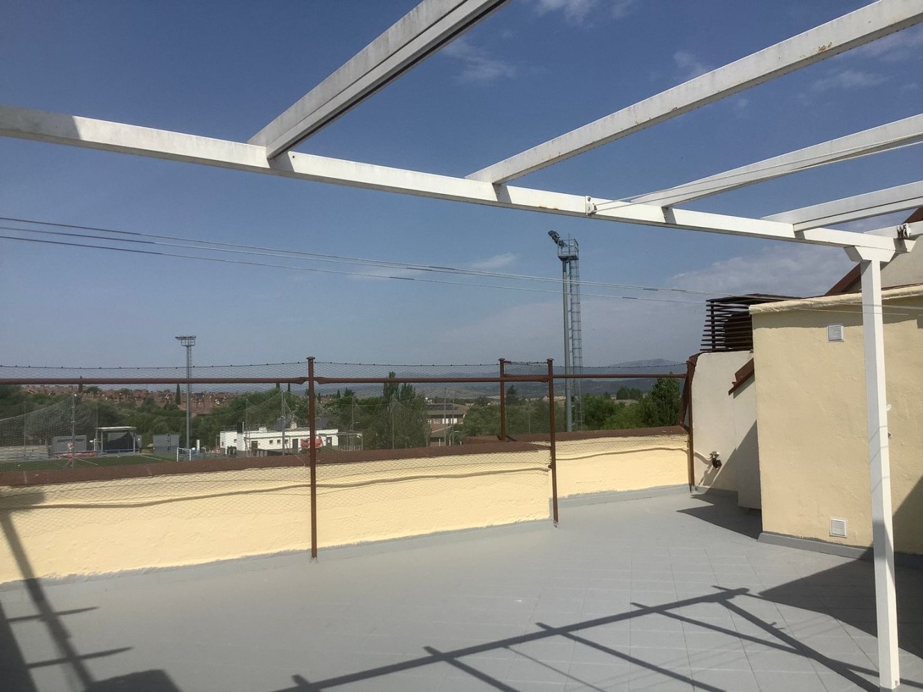 Dúplex de 4 dormitorios en Las Rozas de Madrid, Spain No. 185628